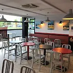 B&B HOTEL Les Sables-d\'Olonne Centre Gare 