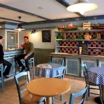 B&B HOTEL Les Sables-d\'Olonne Centre Gare 